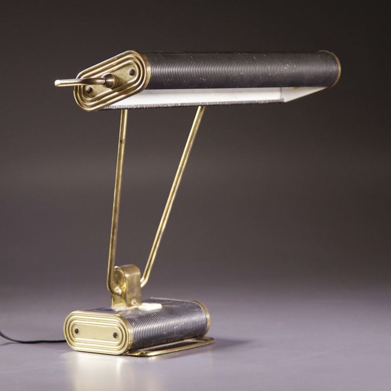 Lampada da tavolo in ottone e metallo laccato  - Auction Design - Cambi Casa d'Aste