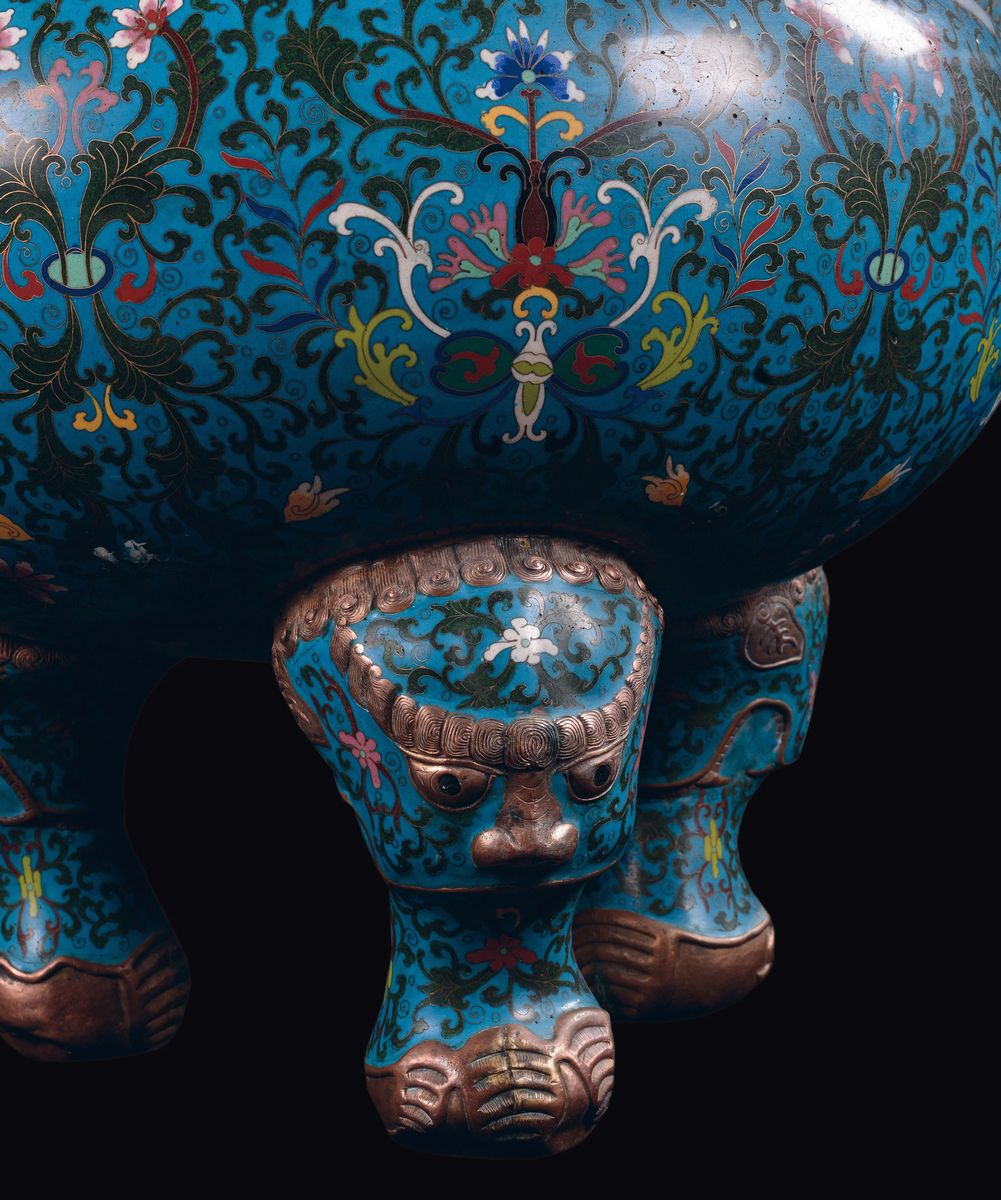 Monumentale Censer in Bronzo Dorato e Smalti Cloisonné, Cina, Dinastia Qing, XIX Secolo