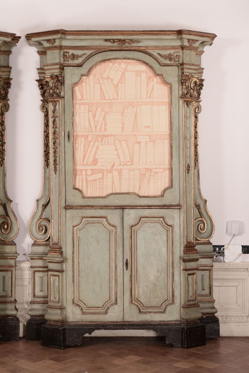 Coppia di Librerie in Legno Laccato e Dorato, XVIII Secolo