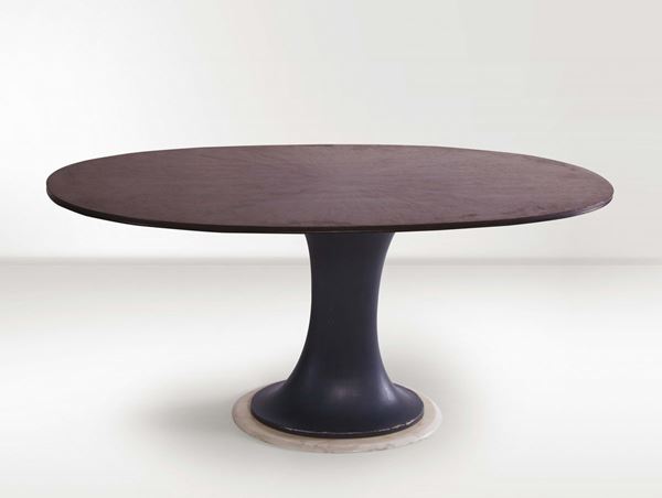 Tavolo in legno con base in marmo