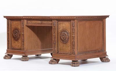 Scrivania in Legno Intagliato