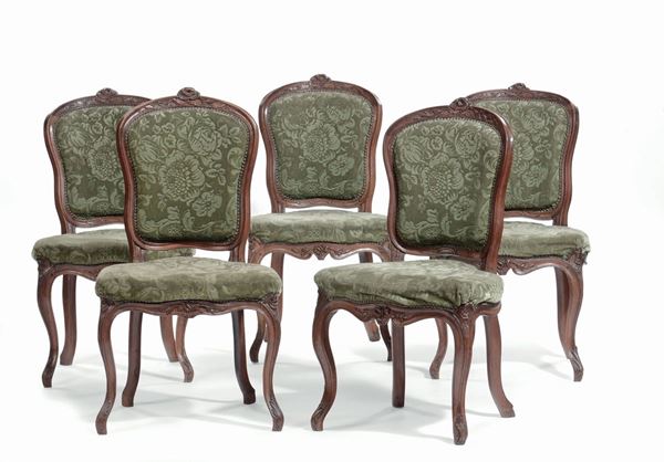 Sei sedie in noce intagliato, XVIII secolo