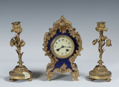 Trittico in Bronzo Dorato Composto da Pendola da Tavolo e Coppia di Candelieri