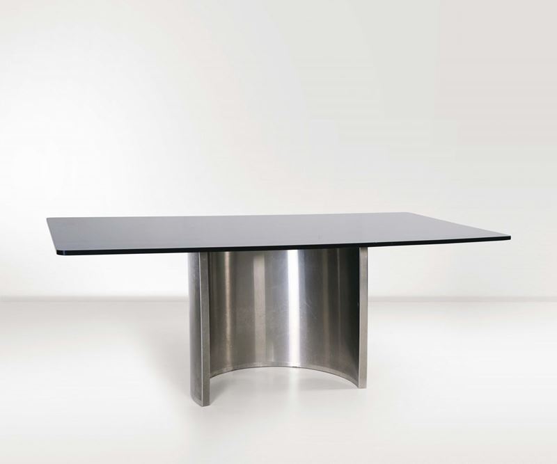 Tavolo con base in acciaio e piano in vetro fumè  - Auction Design - Cambi Casa d'Aste