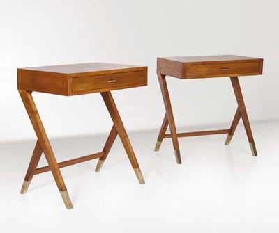 Coppia di Consolle in Legno con Rifiniture in Ottone
