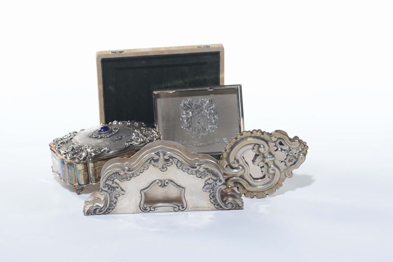 Quattro pezzi scrivania in argento  - Asta Arredi dalle dimore degli eredi Ercole Marelli e altre provenienze - Cambi Casa d'Aste
