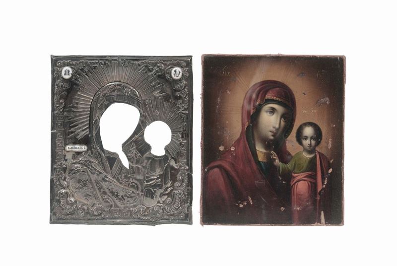 Icona raffigurante Madonna con Bambino con riza in argento lavorata a bassorilievo, XVII secolo  - Auction Fine Arts from refined private house - Cambi Casa d'Aste