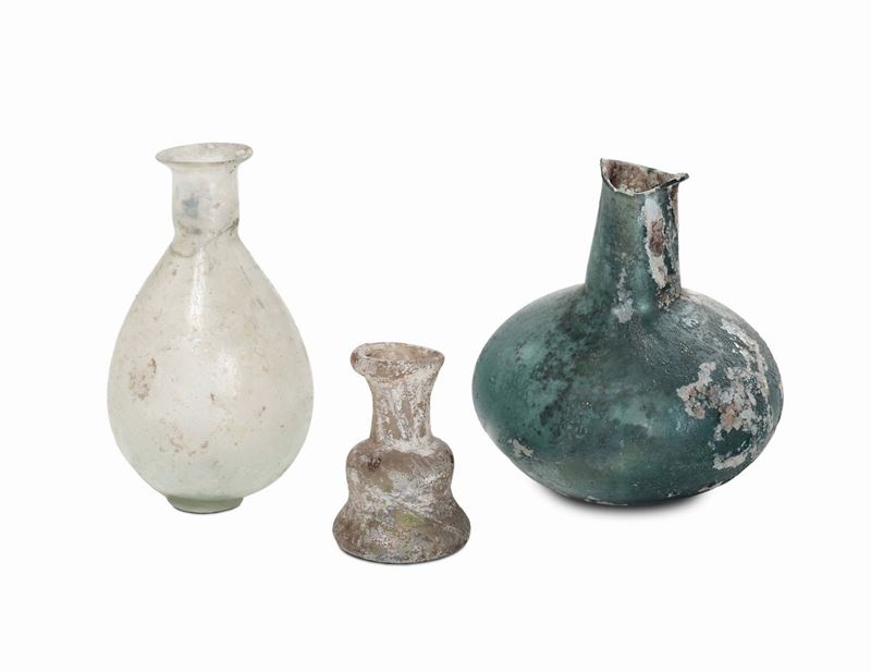 Tre balsamari in vetro, Italia Settentrionale metà I secolo d.C - metà II secolo d.C.  - Auction Fine Arts from refined private house - Cambi Casa d'Aste