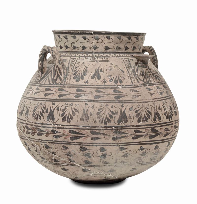 Grande olla in ceramica listata, Daunia inizi III secolo a.C.  - Auction Fine Arts from refined private house - Cambi Casa d'Aste