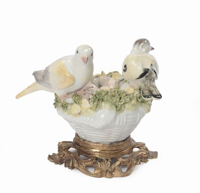 Gruppo in Porcellana Raffigurante Nido con Uccellini, Meissen XIX Secolo