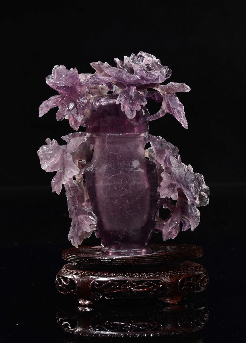 Vaso con Coperchio in Agata con Rose a Rilievo, Cina, XX Secolo