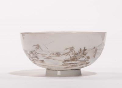 Ciotola in Vetro Dipinto con Decoro di Paesaggio con Case, Cina, XX Secolo