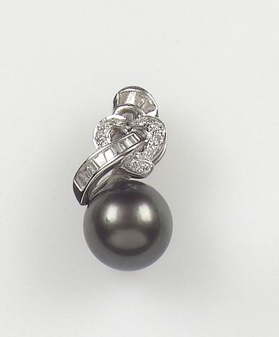 Pendente con Perla Tahiti e Diamanti