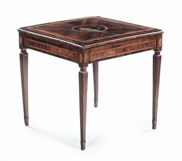 Tavolino neoclassico lastronato ed intarsiato in varie essenze, Lombardia XVIII secolo