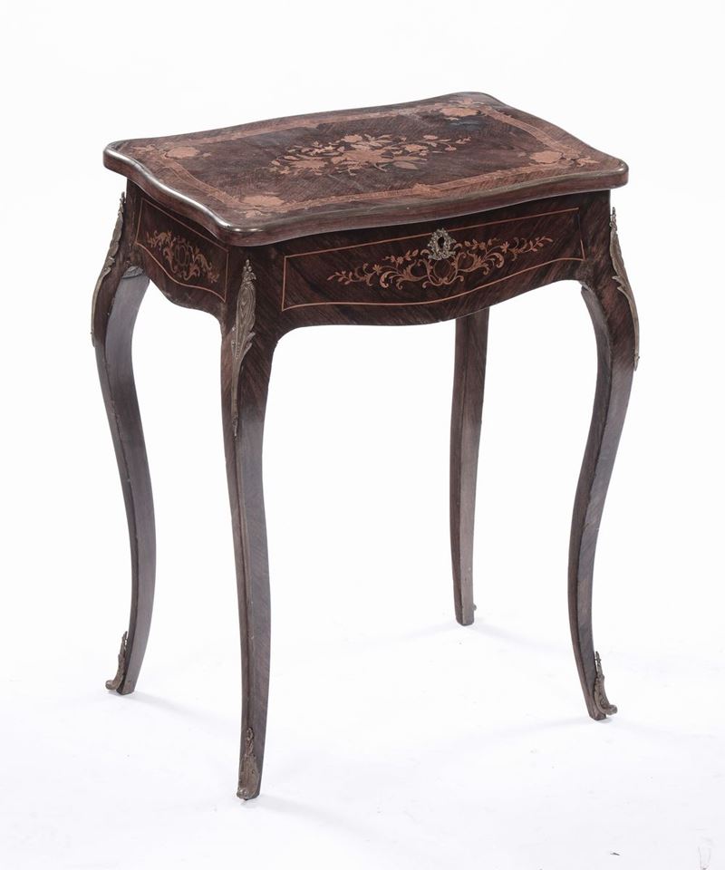 Tavolino da lavoro Napoleone III lastronato ed intarsiato  - Asta Antiquariato, Affidamenti da raffinate dimore private - Cambi Casa d'Aste