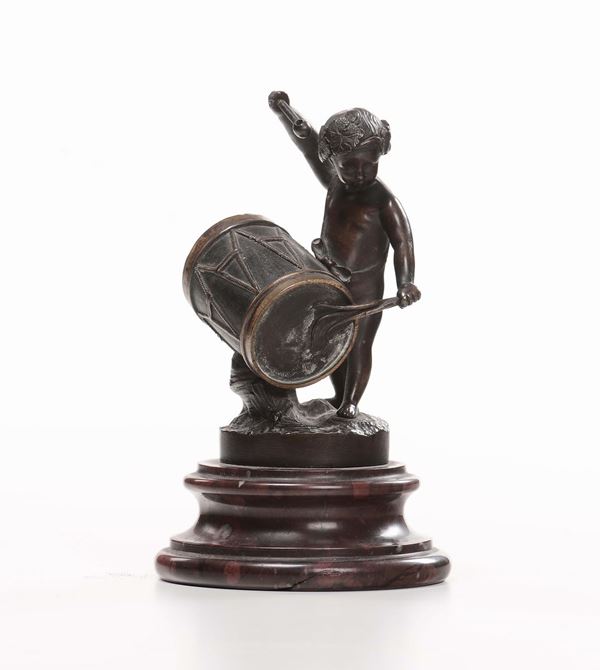 Bronzetto raffigurante fanciullo con tamburello