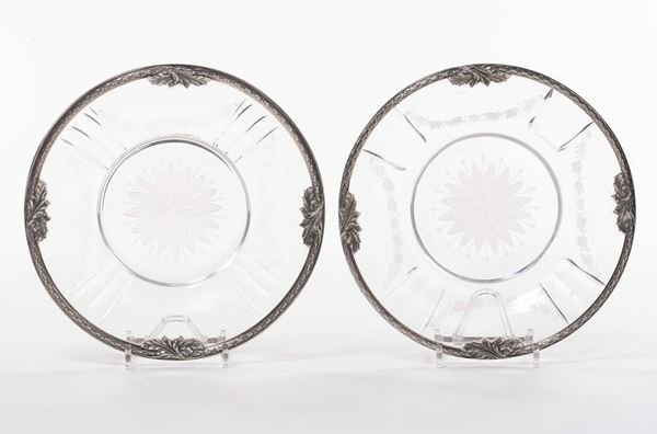Coppia di piatti in cristallo e argento