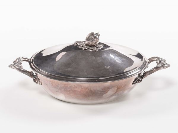 Zuppiera con coperchio in argento