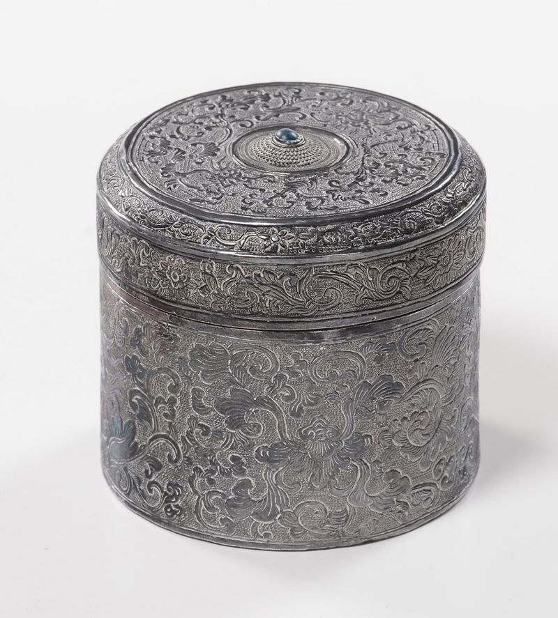 Scatoletta cilindrica in argento  - Asta Antiquariato, Affidamenti da raffinate dimore private - Cambi Casa d'Aste