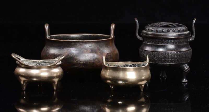 Lotto composto da quattro incensieri, due in bronzo e due in bronzo dorato, Cina, dal XVII al XX secolo  - Asta Chinese Works of Art - Cambi Casa d'Aste