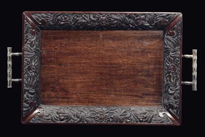 Vassoio in Legno con Bordatura Scolpita a Motivo Vegetale e Manici in Argento a Guisa di Bamboo, ...