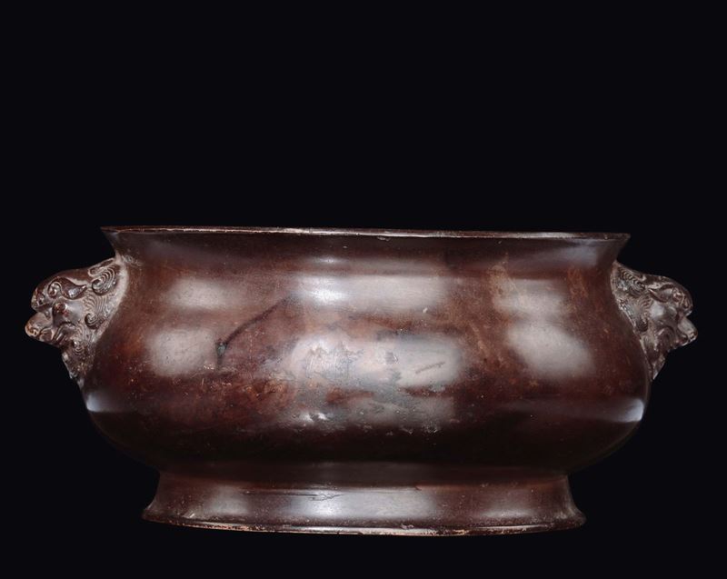 A bronze censer with Pho dogs handles, China, Qing Dynasty, 19th century  - Auction Chinese Works of Art - Cambi Casa d'Aste