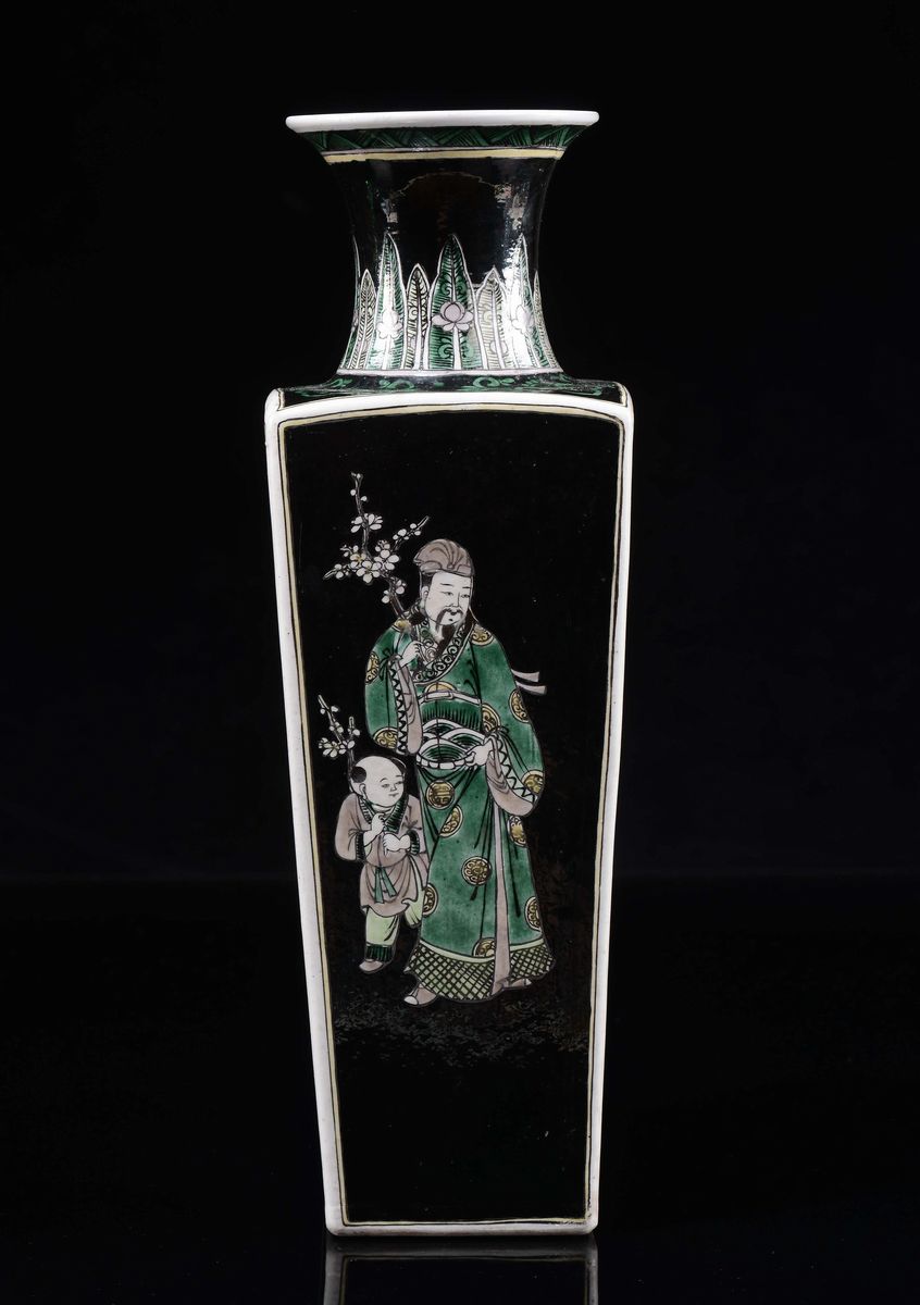 Vaso in porcellana Famiglia Nera, Cina, Dinastia Qing, XIX secolo