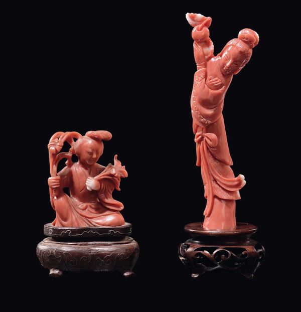 Two small coral Guanyin with flowers, China, Qing Dynasty, late 19th century
