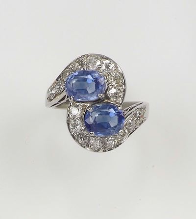 Anello con Due Zaffiri Sri Lanka per Ct 6,00 Circa e Diamanti
