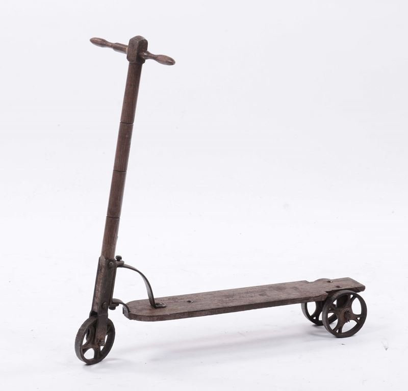 Monopattino in legno e ferro, XIX secolo  - Auction Time Auction 8-2014 - Cambi Casa d'Aste