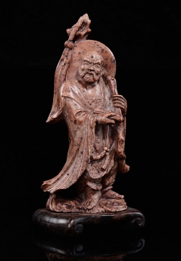 Figura di saggio con bastone in pietra dura, Cina, XX secolo