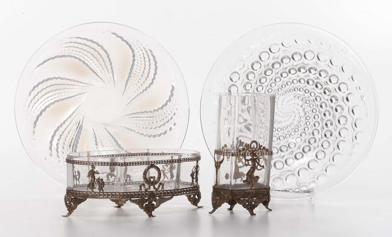 Lotto di due piatti Lalique e due centrotavola  - Asta Antiquariato, Affidamenti da raffinate dimore private - Cambi Casa d'Aste