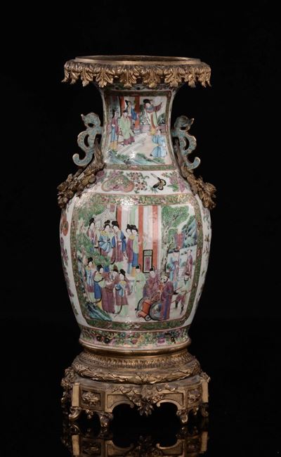 Vaso in Porcellana Policroma, Cina XX Secolo
