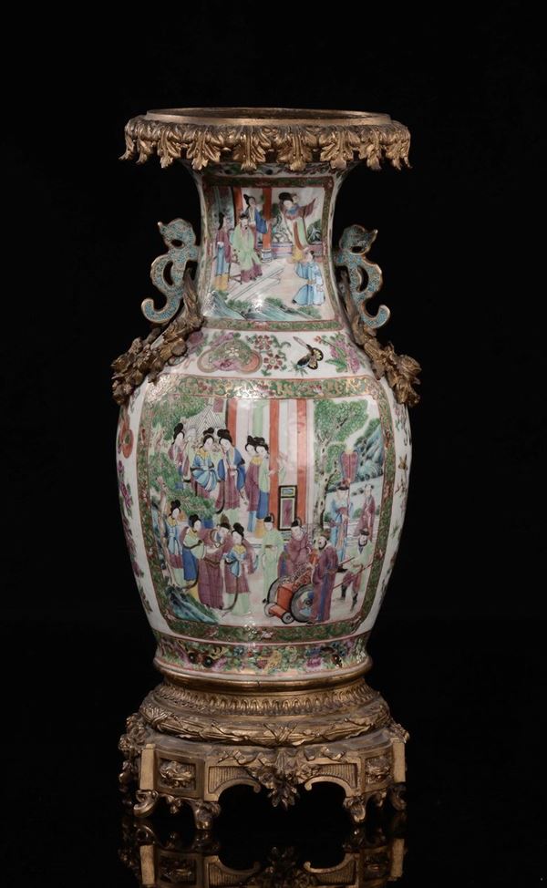 Vaso in porcellana policroma, Cina XX secolo