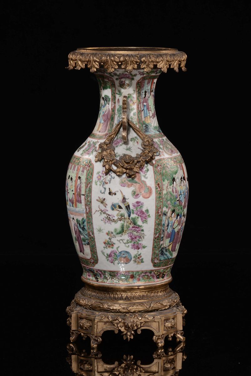 Vaso in Porcellana Policroma, Cina XX Secolo