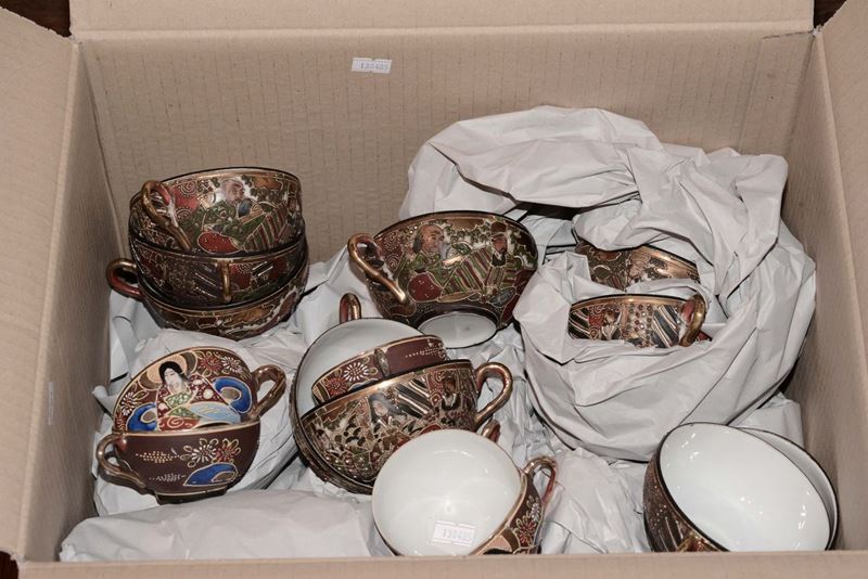 Servizio da tè e caffè in porcellana a decoro giapponese  - Auction Time Auction 8-2014 - Cambi Casa d'Aste