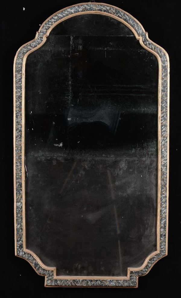 Specchiera in legno laccato a finto marmo