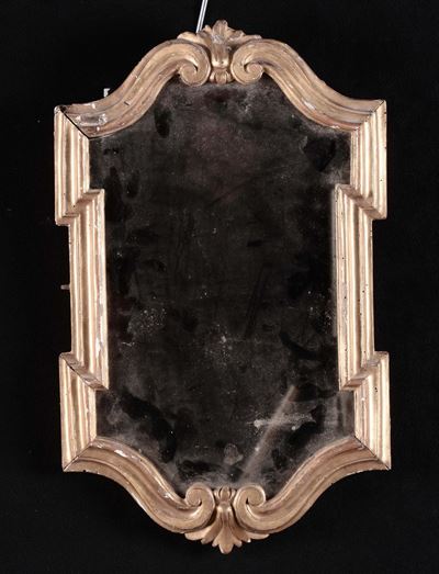 Piccola Specchiera in Legno Dorato