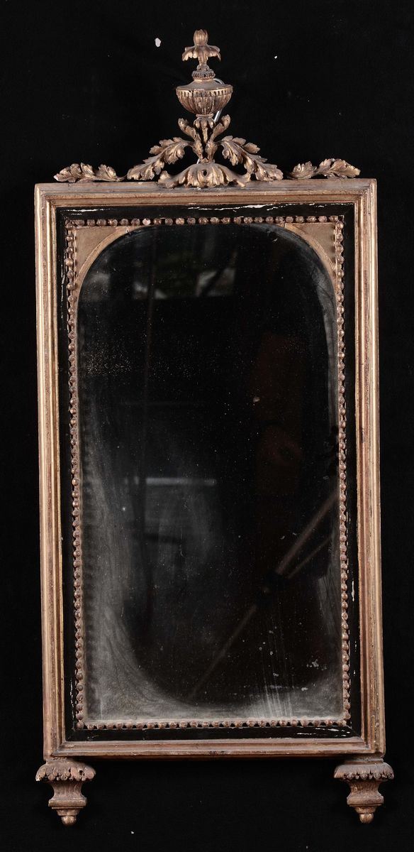 Specchiera in legno intagliato, ebanizzato e doarato  - Asta Antiquariato, Affidamenti da raffinate dimore private - Cambi Casa d'Aste