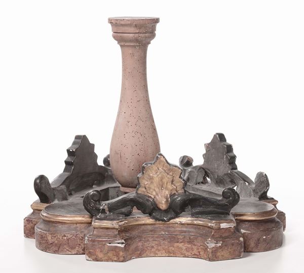 Insieme di fregi in legno