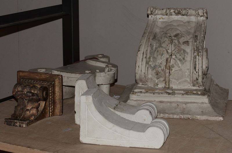 Gruppo di mensoline in legno  - Auction Furnishings from the mansions of the Ercole Marelli heirs and other property - Cambi Casa d'Aste