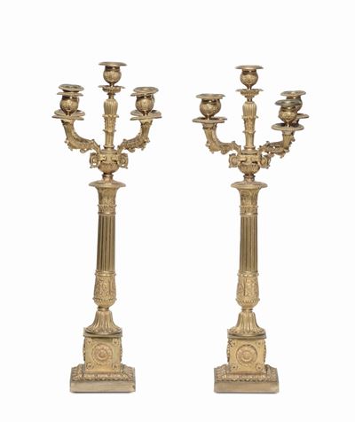Coppia di Candelabri in Bronzo Dorato a Cinque Luci, XIX Secolo