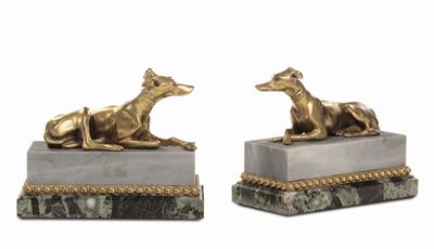Coppia di Fermalibri in Marmi Colorati e Bronzo Dorato a Guisa di Levrieri