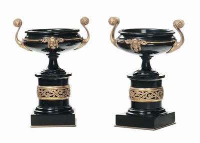 Coppia Alzate in Marmo Nero con Applicazioni in Bronzo Dorato, XX Secolo