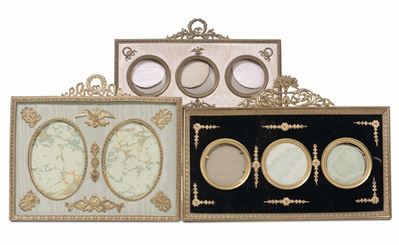 Lotto di Tre Portafotografie in Bronzo e Stoffa