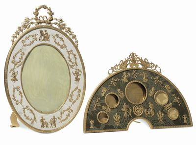 Due Cornici Diverse in Bronzo e Stoffa