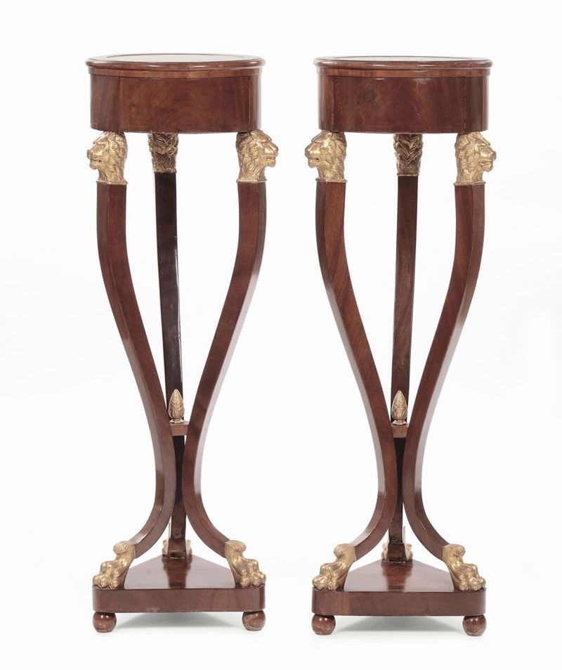Coppia di gueridon lastronati, Francia epoca Impero  - Asta Antiquariato, Affidamenti da raffinate dimore private - Cambi Casa d'Aste