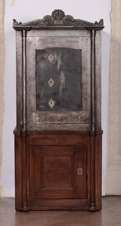 Cassaforte in Legno e Ferro