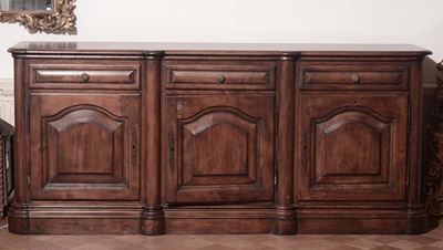 Credenza a Tre Ante Pannellate e Tre Cassetti