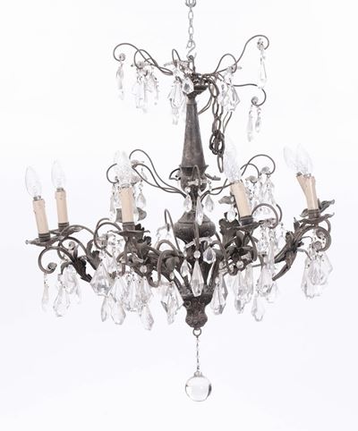 Lampadario a Otto Luci in Metallo e Cristalli